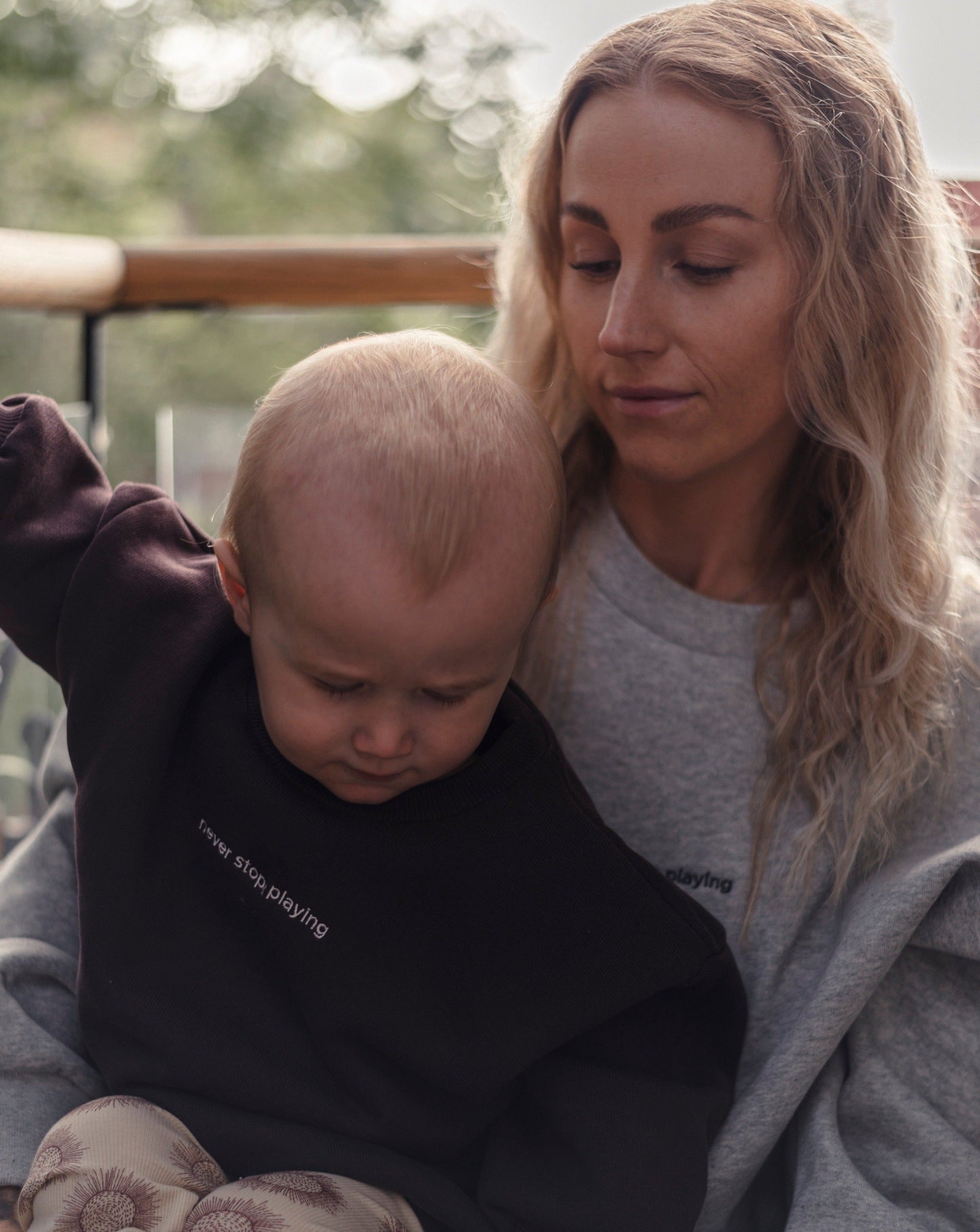 Focus match sweatshirt in brown